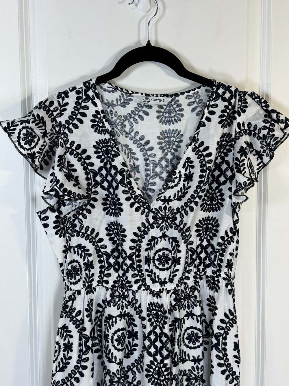 Cupshe Black Ornate Flutter Sleeve Maxi Dress Size S - Picture 3 of 8